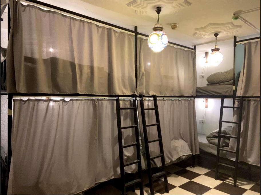 Friends Oasis Hostel Акаба Екстериор снимка