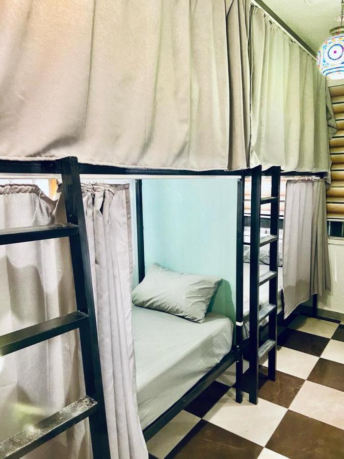 Friends Oasis Hostel Акаба Екстериор снимка