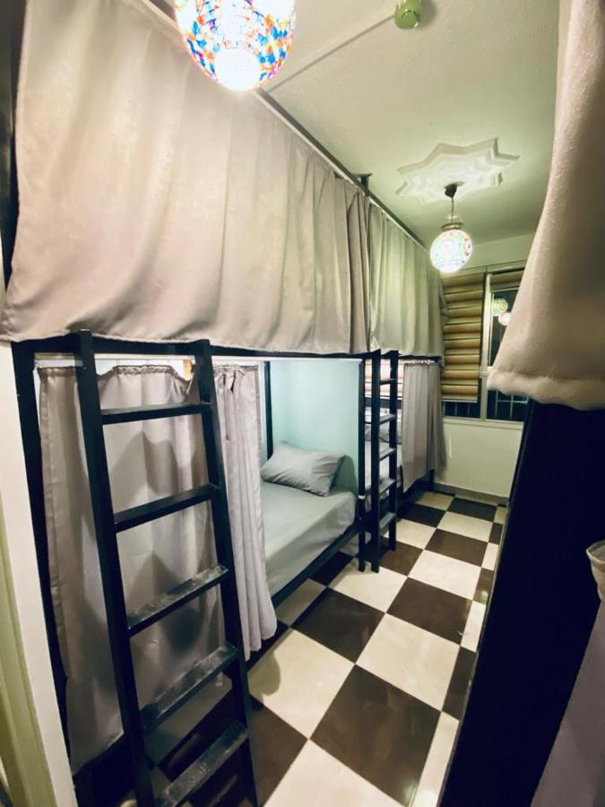 Friends Oasis Hostel Акаба Екстериор снимка