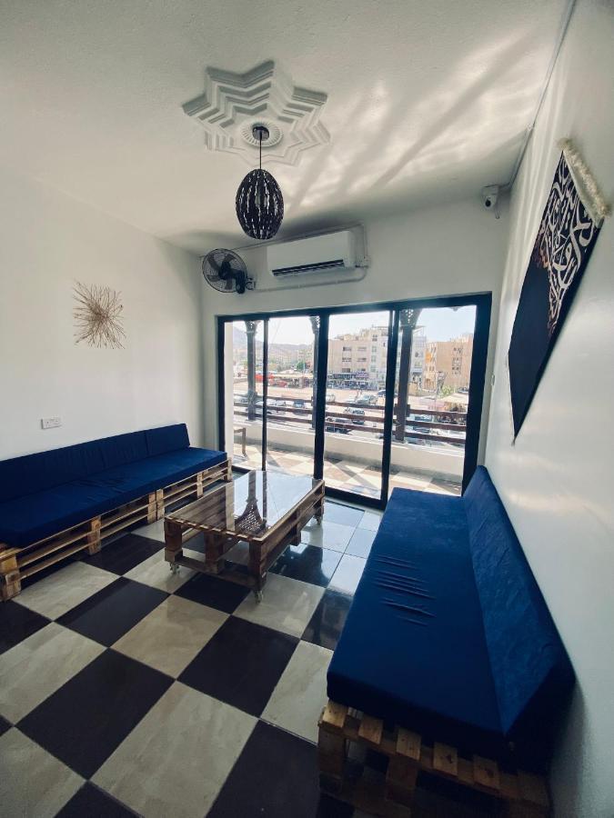 Friends Oasis Hostel Акаба Екстериор снимка