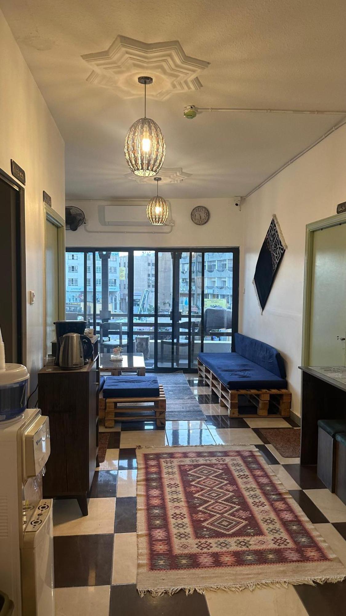 Friends Oasis Hostel Акаба Екстериор снимка